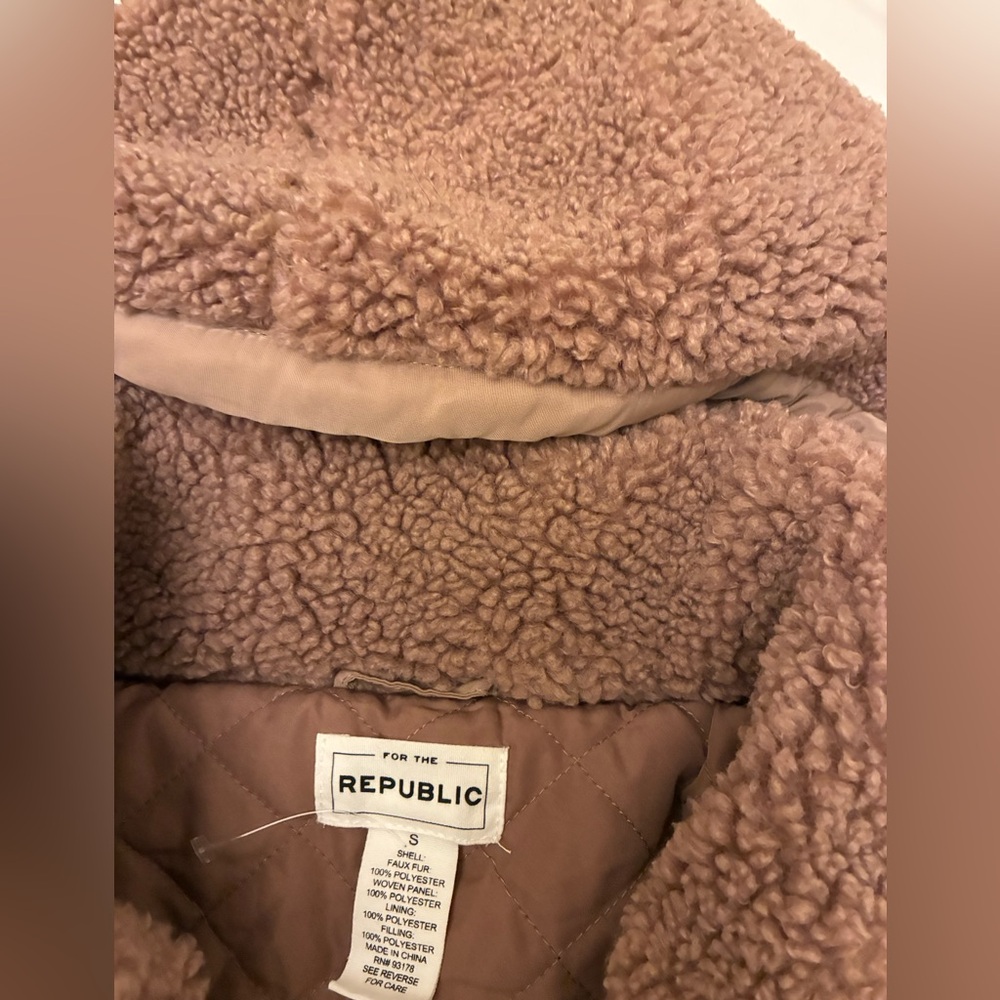 For The Republic women Tan Sherpa Puffer Jacket - Picture 5 of 9